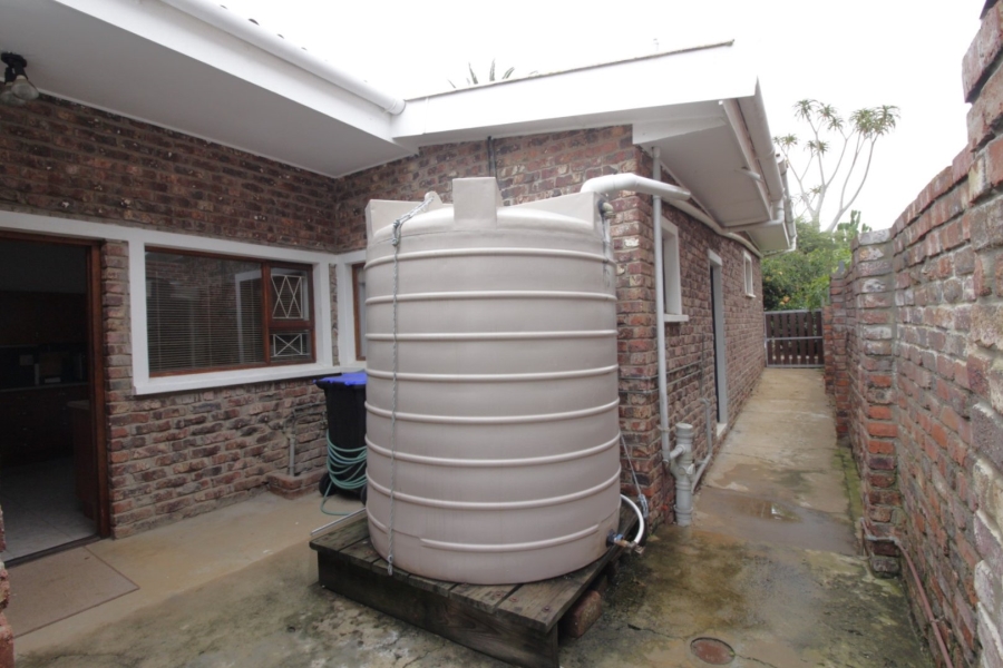 4 Bedroom Property for Sale in Noorsekloof Eastern Cape